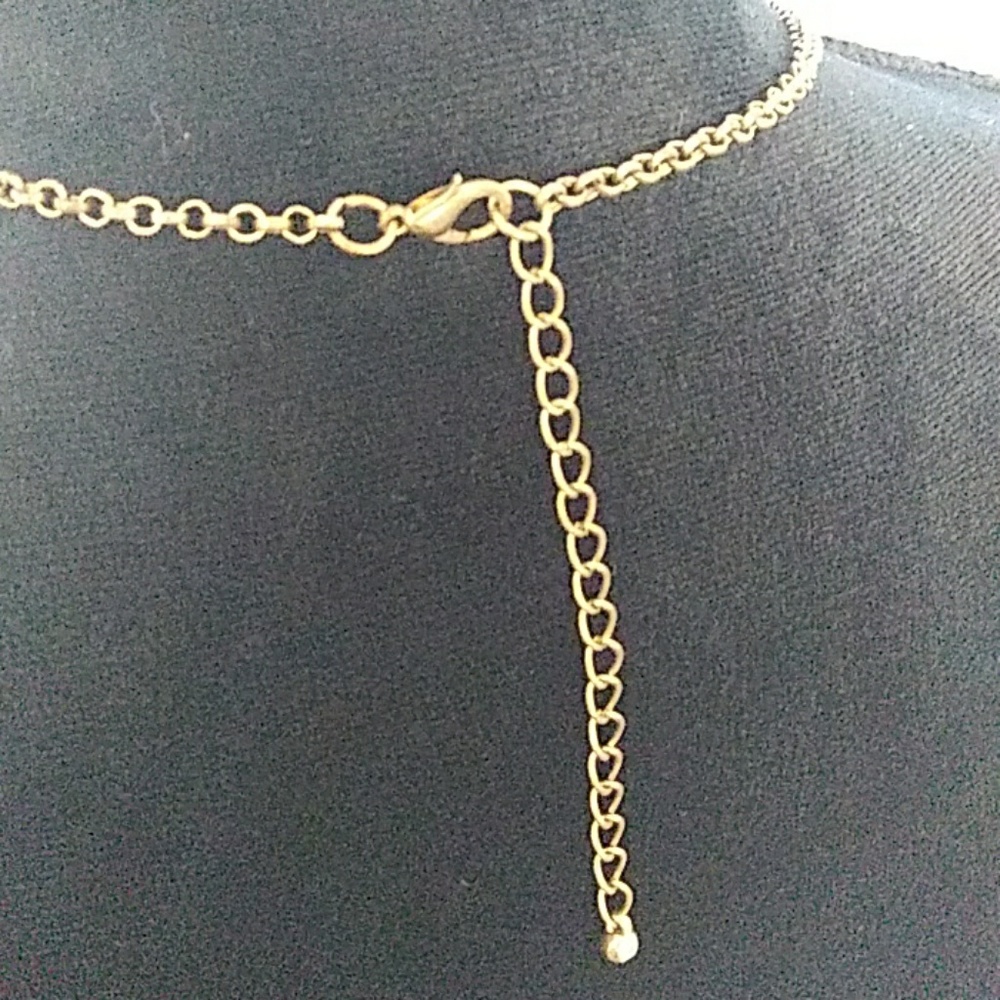 LOVELY FAUX PEARL NECKACE - Picture 3 of 8